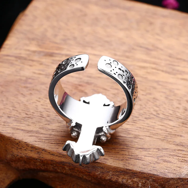 Wholesale 925 sterling silver skull cross ring men's and women's live ring Thai silver retro retro style personality ornament