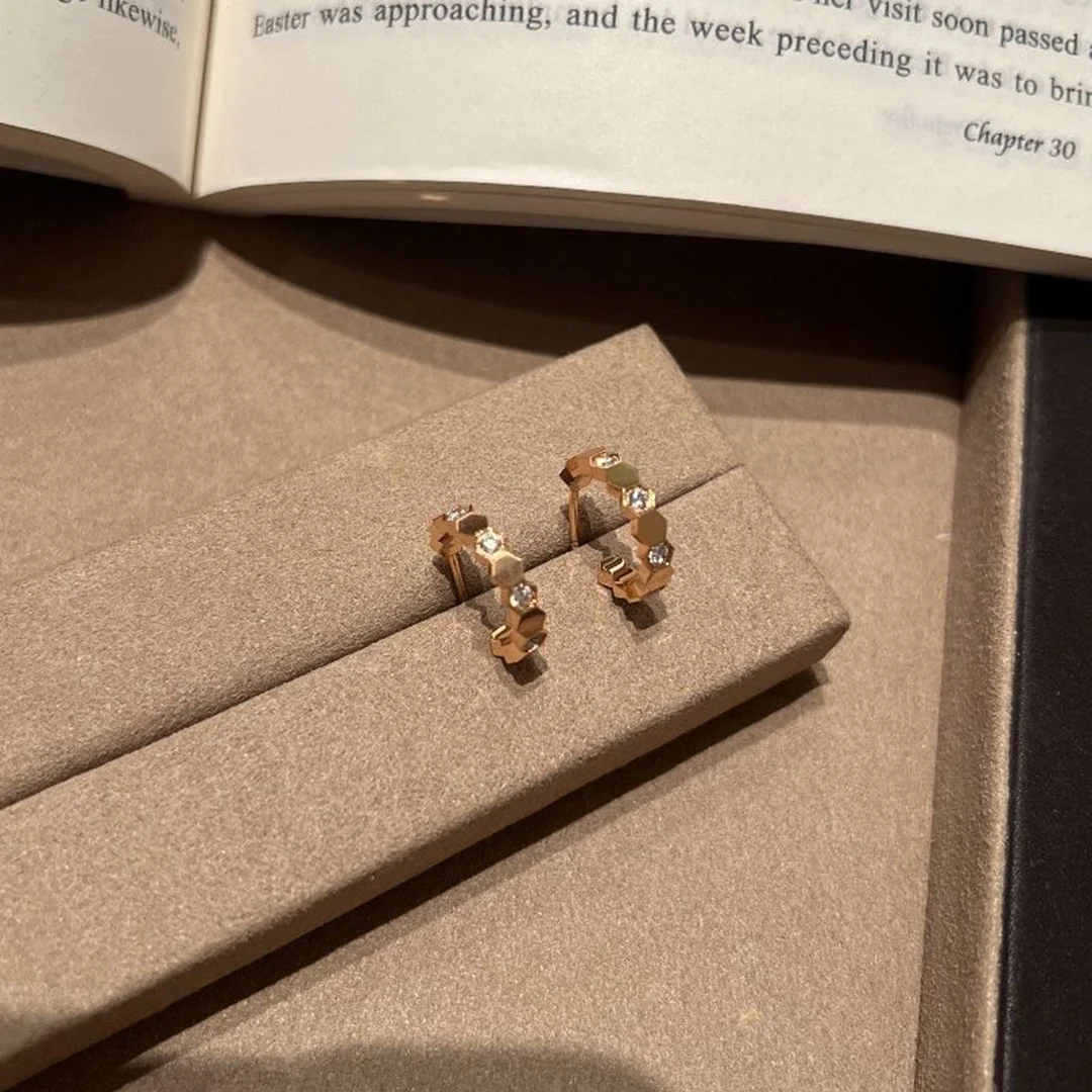 Exquisite Jewelry Hexagonal Element Women's Earrings Suitable for Daily Parties and Holidays Jewelry