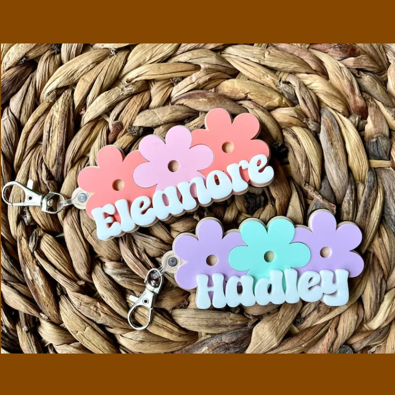 Customizable Acrylic Keychains Cute Daisy Flower Design Personalized Color Keychains Ideal Gift for Family And Friends