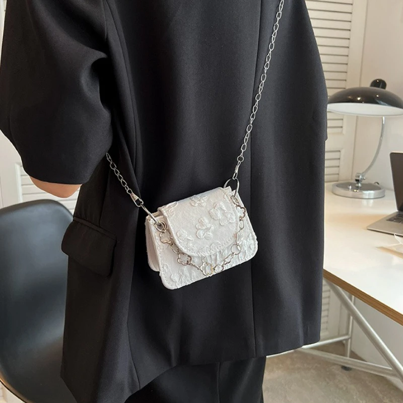 Popular Retro Mini Bag for Women, New Fashion Trend Simple Chain Mini Mouth Red Envelope, Versatile Commuting Crossbody Bags