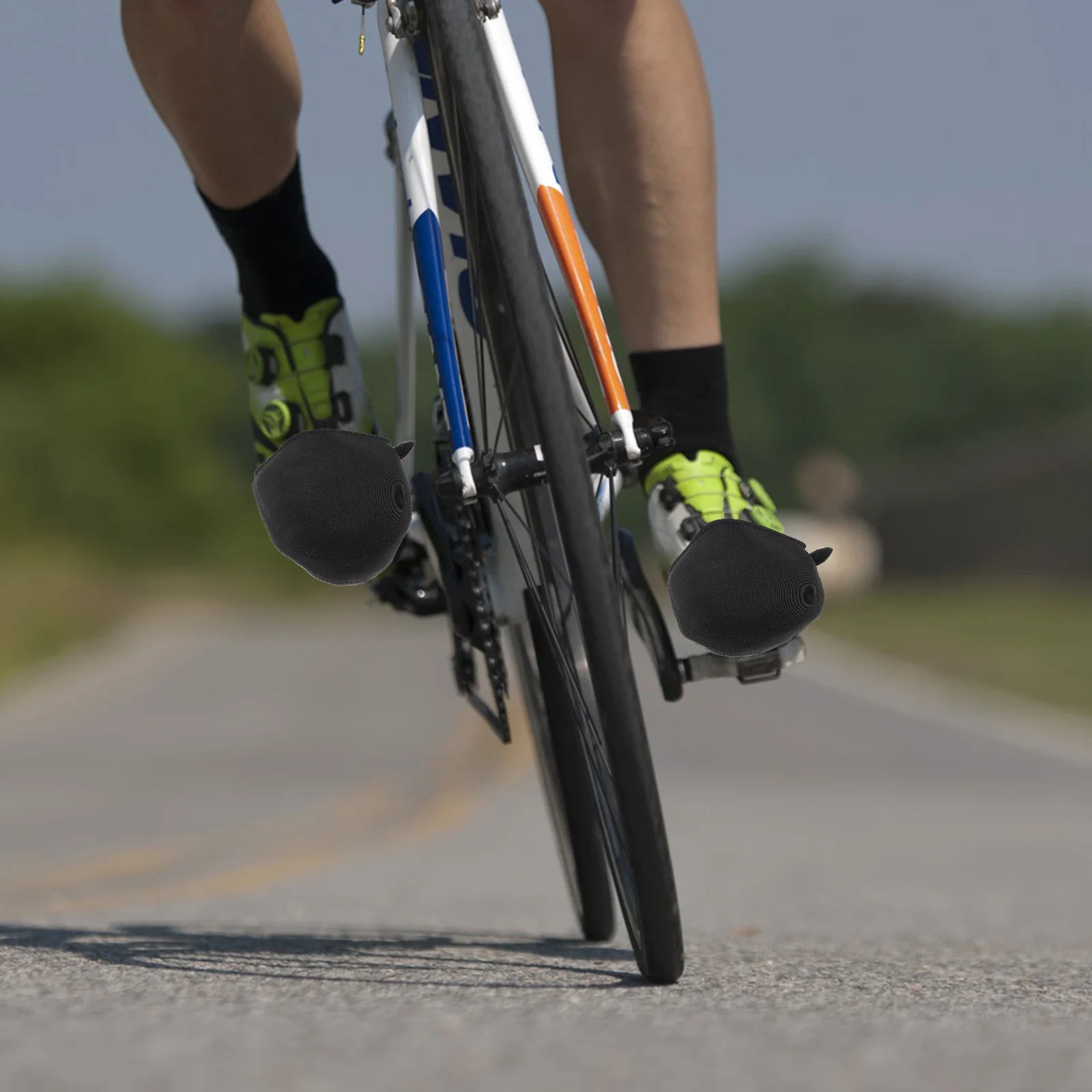 Cycling Shoe Covers Reusable Windproof and Insulated Heel Strap Prevents Slipping for Cold Weather Rides Shoes Covers