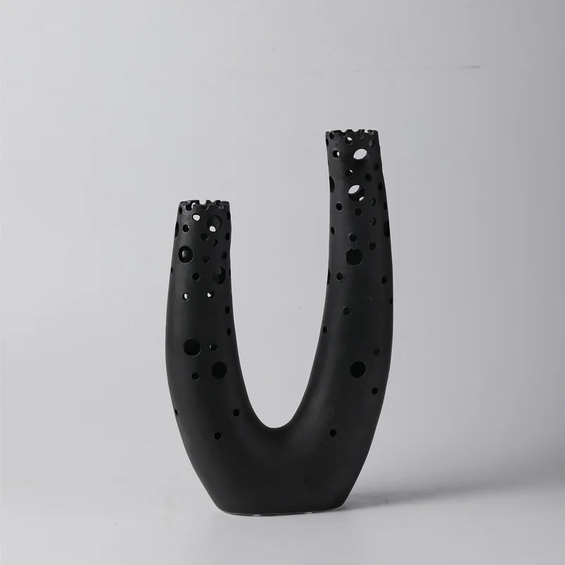 Modern simple and creative black U-shaped ceramic flower ornament model house bedroom entrance living room home decoration