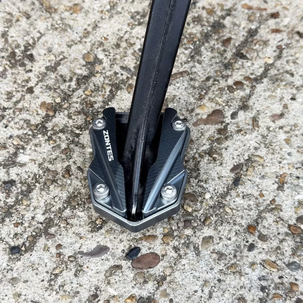 For ZONTES 703RR side support pad ZT703-RR, enlarged and widened anti-slip side support.