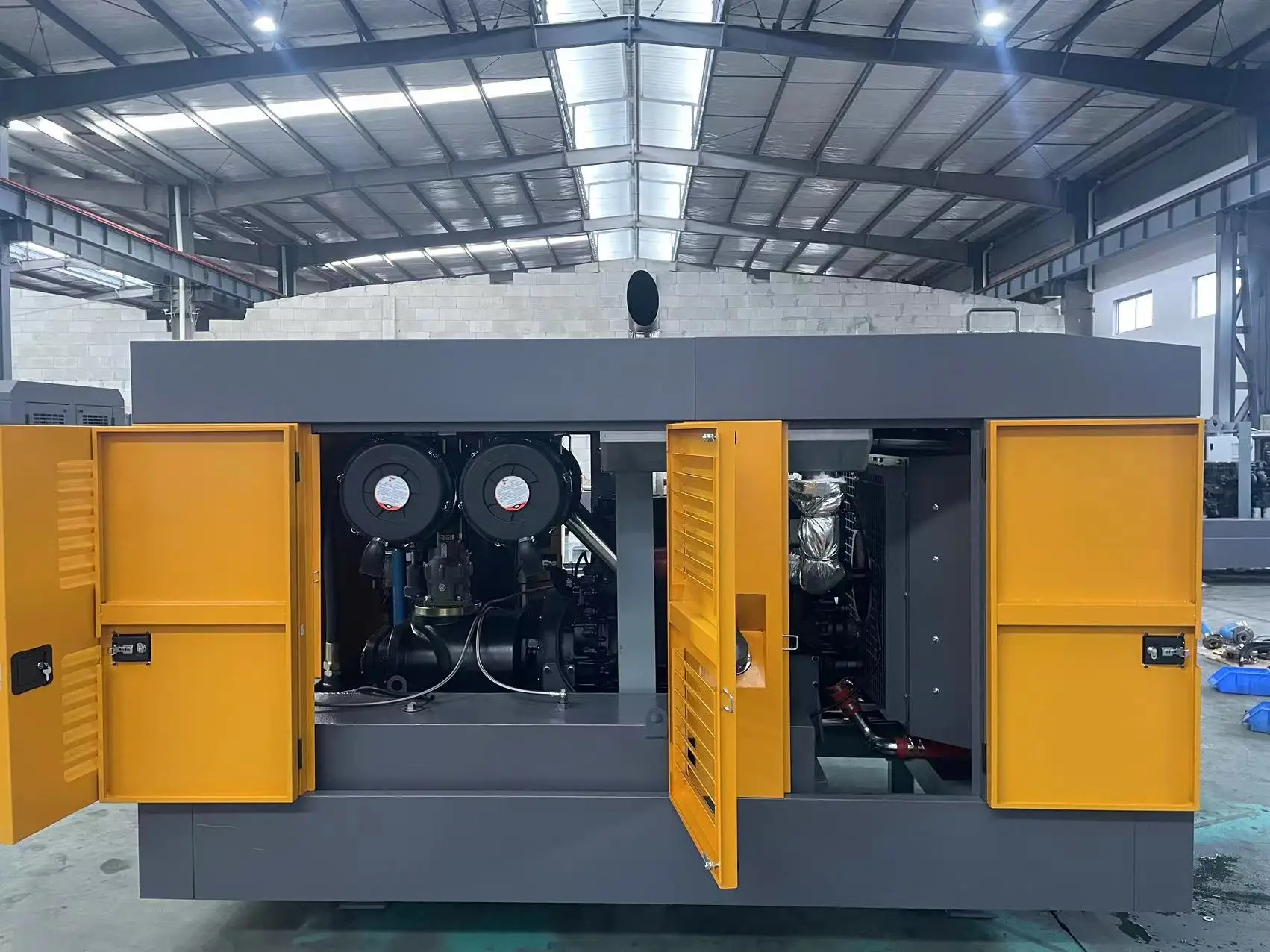 China Mine Drill Rig Using 666cfm Diesel Screw Air Compressor