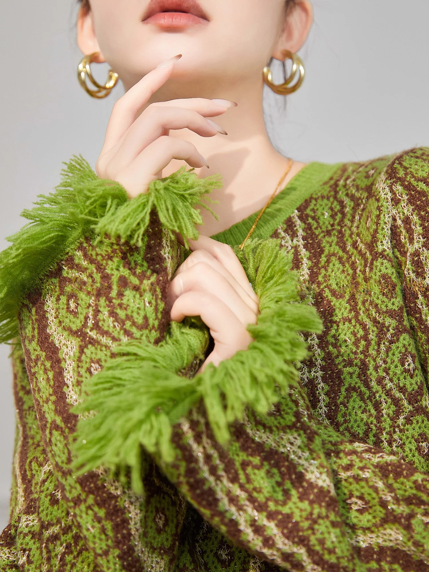 

Plum Jan Women's Knitted Sweater round Ne Tassel een Early Spring Luxury Sensation Top Polyester Fiber Long Sve