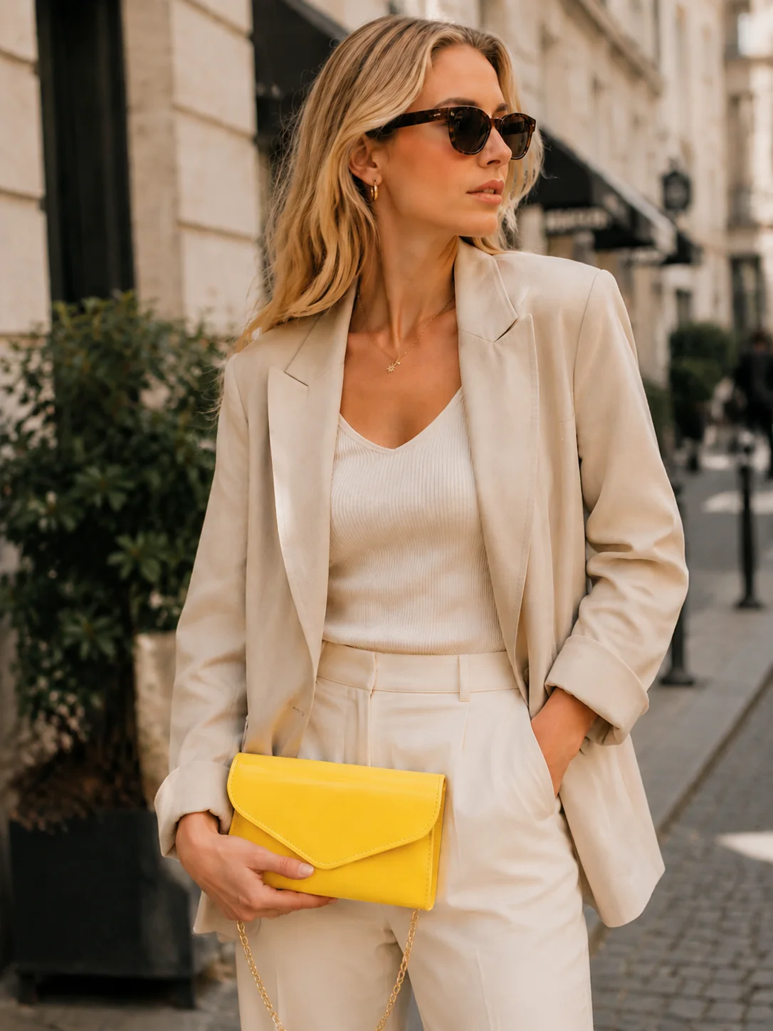 Bright Yellow PU Envelope Clutch for Parties, Weddings, and Formal Events, Detachable Shoulder Strap, Magnetic Closure