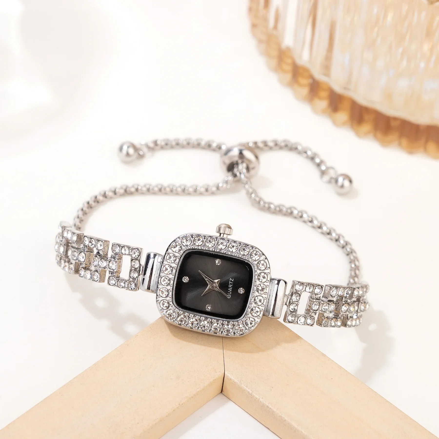 Jam Tangan Kuarsa Elegan Jam Tangan Wanita Gelang Mewah Jam Tangan Kristal Berlian Часы Relogios Feminino Relojes Para Mujer