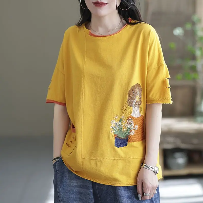 2024 Summer New Tees Artistic Retro Cartoon Embroidered Round Neck Loose Pockets Distressed Short Sleeve Women\'s T-shirts Tops