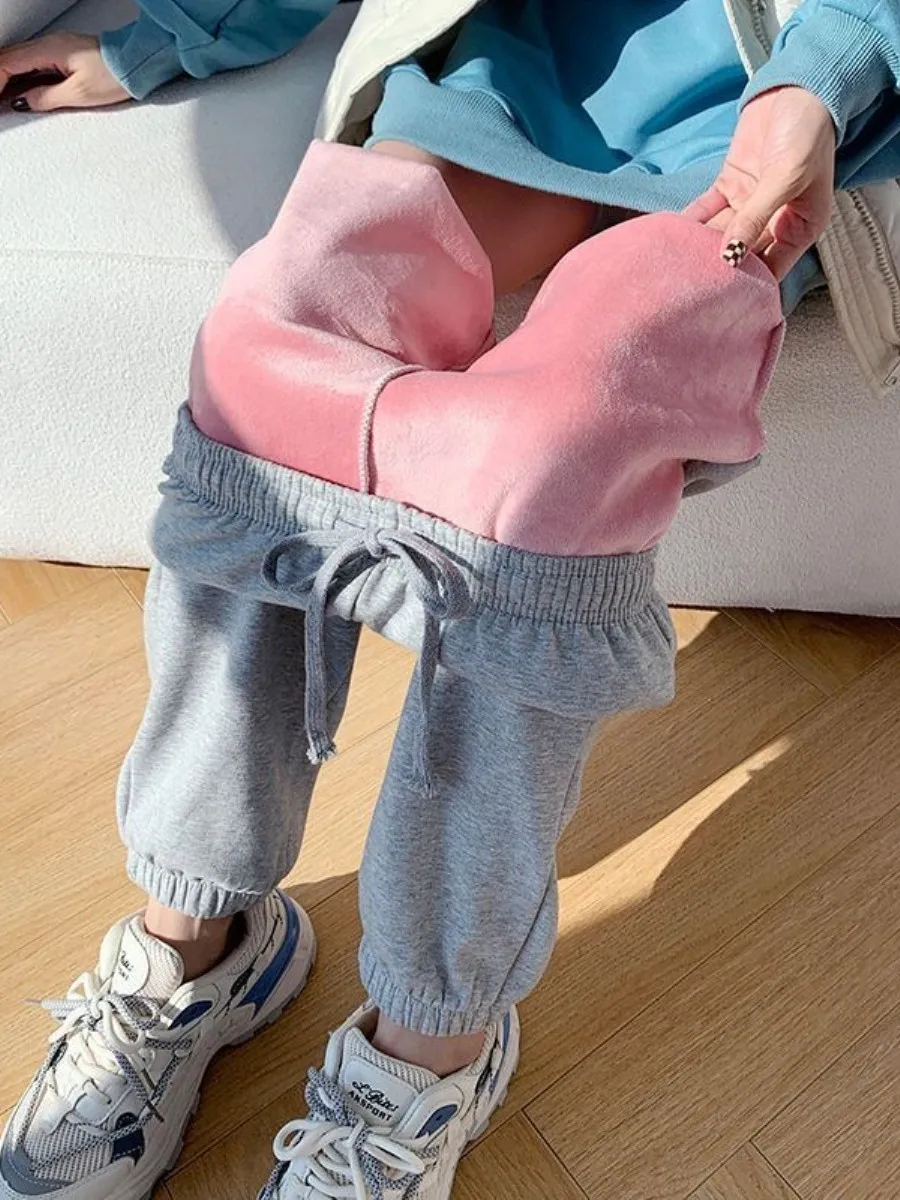 women's-fleece-lined-sports-pants-thick-casual-winter-outerwear-loose-fit-grey-two-piece-set-casual-comfortable-sweatpants