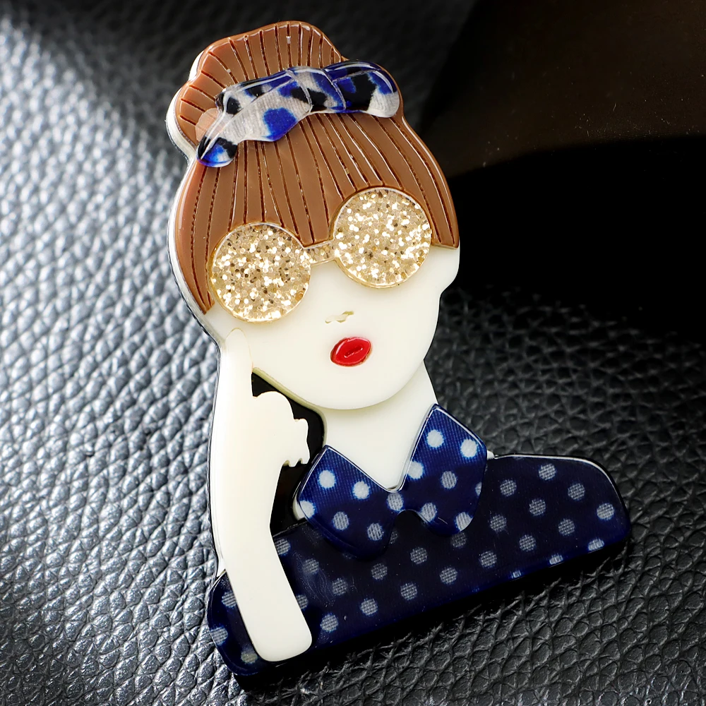 CINDY XIANG Acrylic Wearing Polka Dot Shirt Girl Brooch Fashion Beautiful Lady Pin Acetate Fiber Material New Design 2023