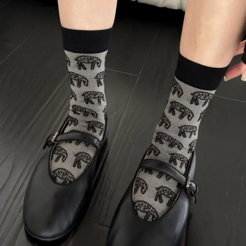 1 Pair Women Retro High-end Feel With Contrasting Colors Sock Original Cartoon Horse Socks Four Seasons Medium Tube Socks Gift