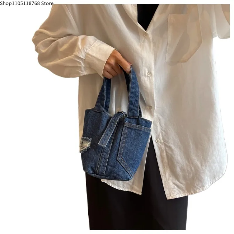 

Женская синяя джинсовая сумка на плечо, винтажная маленькая женская джинсовая сумка-шоппер, оригинальная сумка, нишевые сумки через плечо с вышивкой