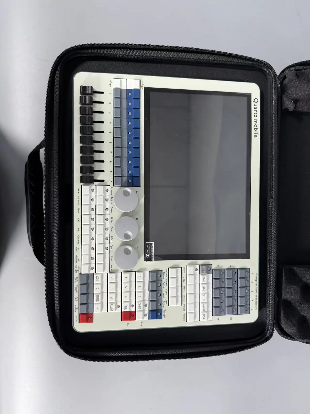 Najnowsza wersja kwarcowej mobilnej konsoli sterującej oświetleniem scenicznym, kontroler DMX do sterowania oświetleniem scenicznym, przenośny mini kontroler.