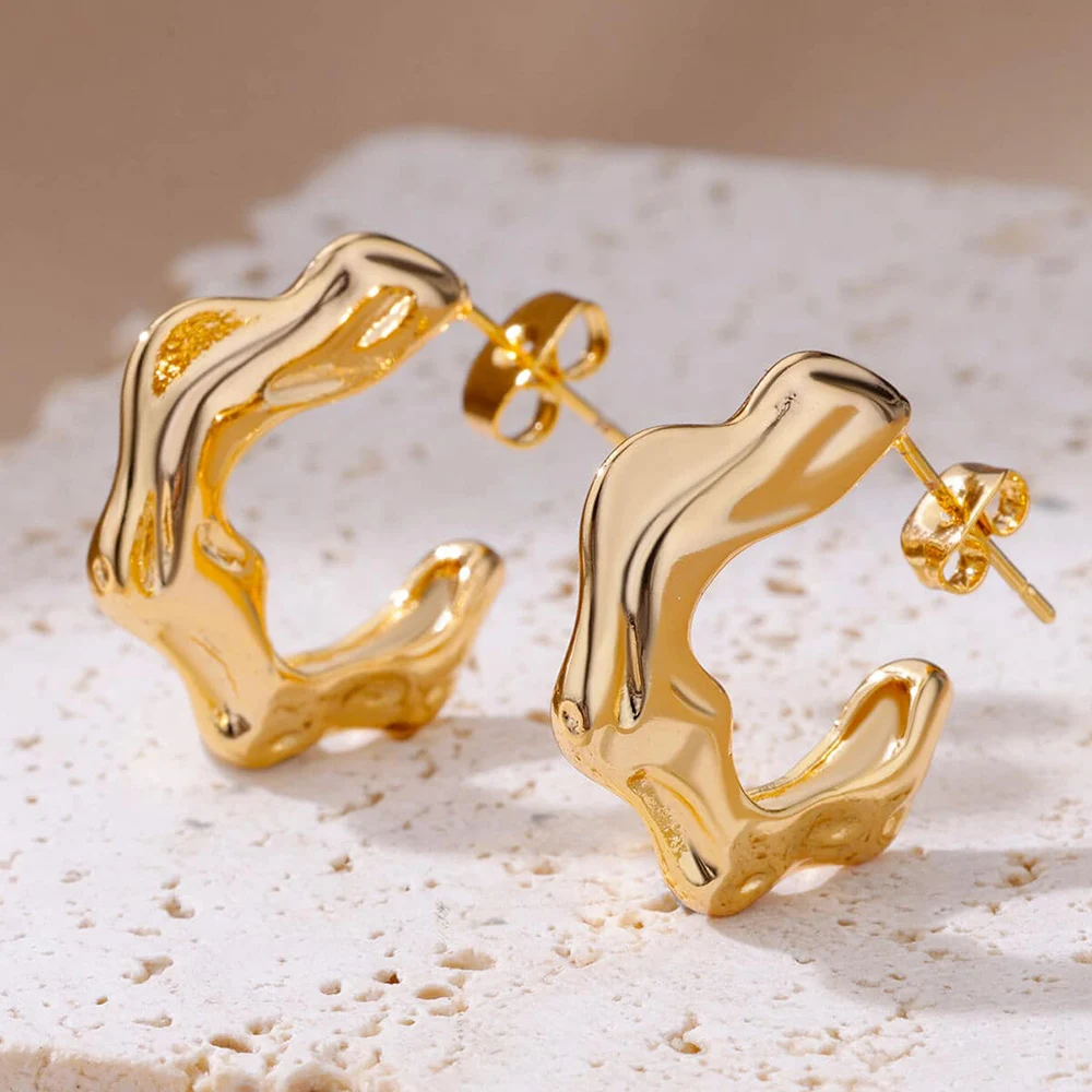 Gold Plating Heart Shape Hoop Earrings For Women Twisted Heart Geometric Shape Simple Design Ins Summer Jewelry Earrings