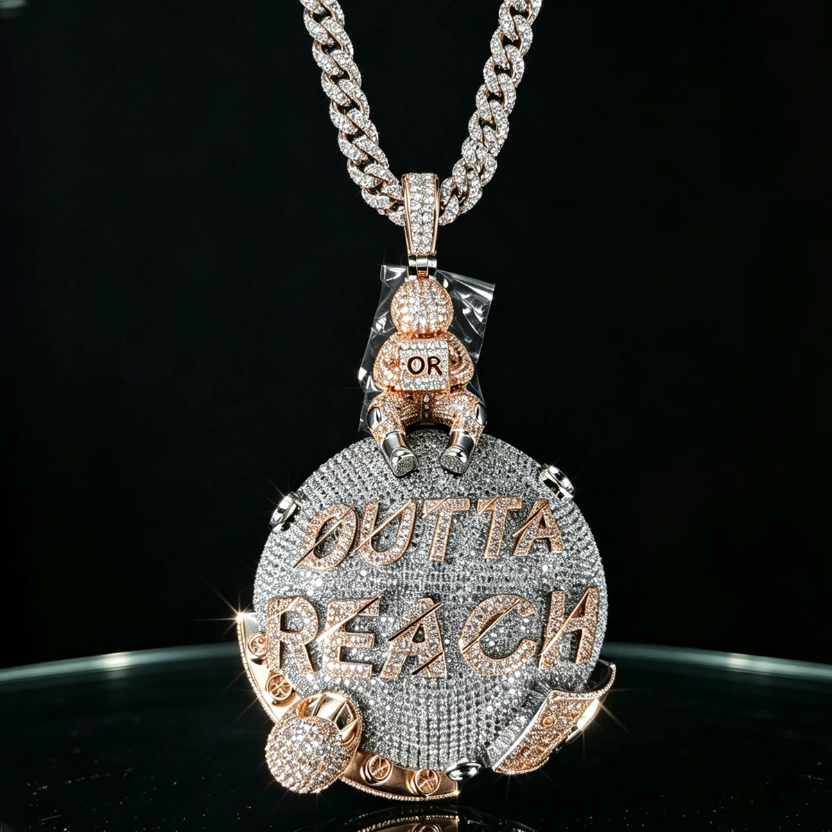 Hip Hop Pendant Iced‑Out 3D Astronaut Design Fine Jewelry Gifts for Men Boy Friends Street Charm Necklace Rapper Club Accessory