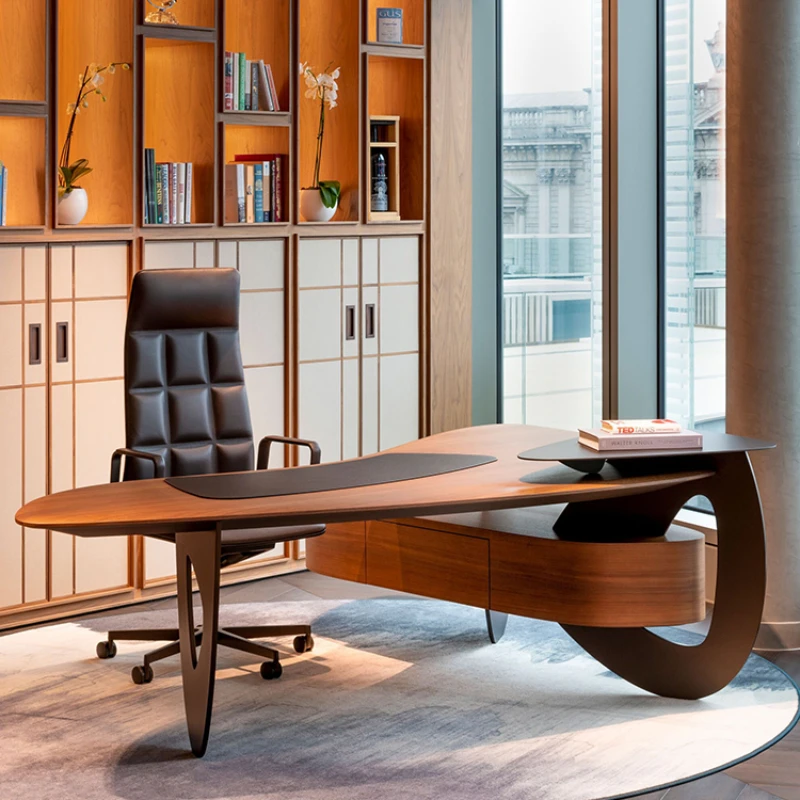 Mesa e cadeiras de luxo acessíveis, Luxo italiano acessível, Grande apartamento Study Desk