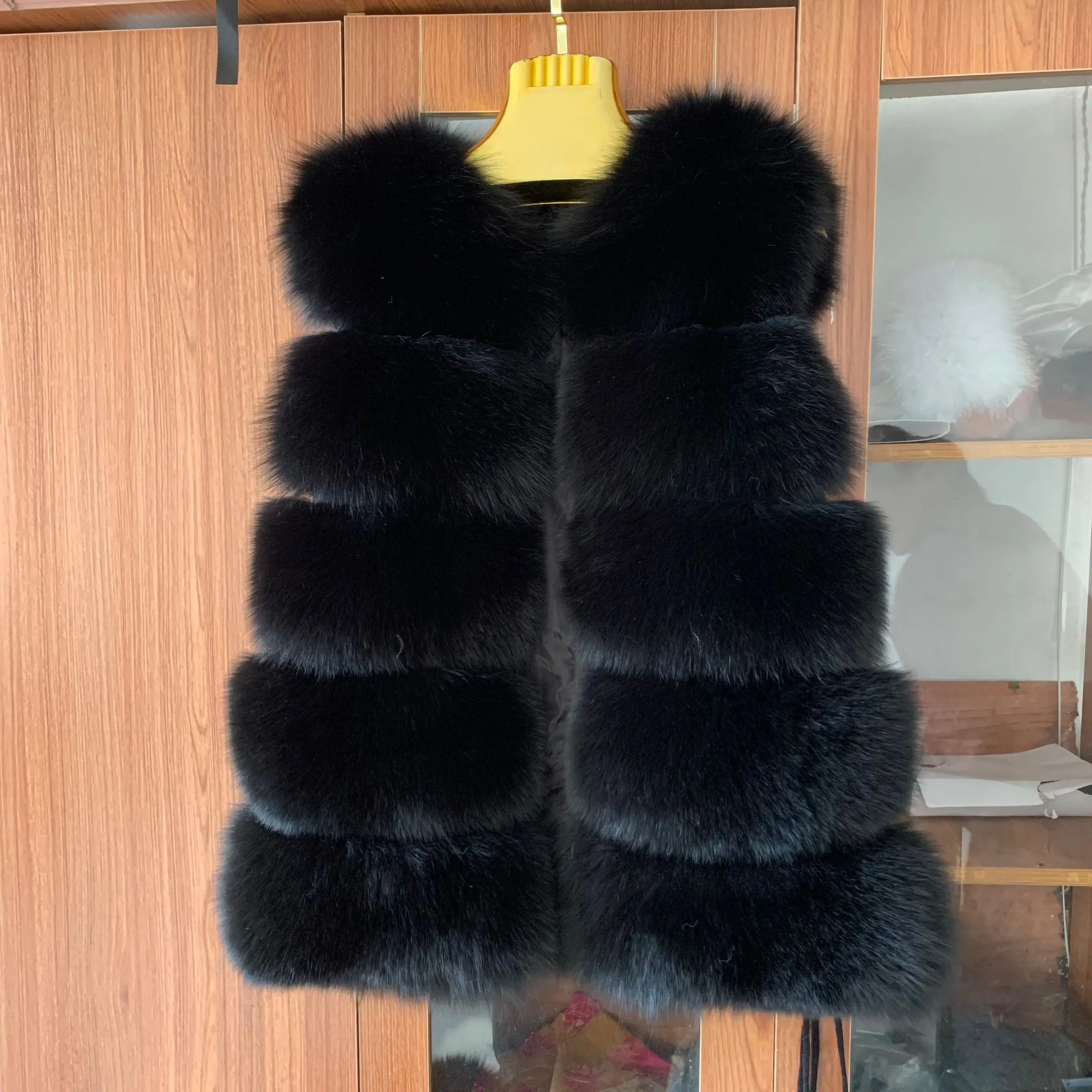 2023 New style Fox fur vest women natural fur coats High-quality five row fur vest black fashion Real fox fur raccoon fur jacket