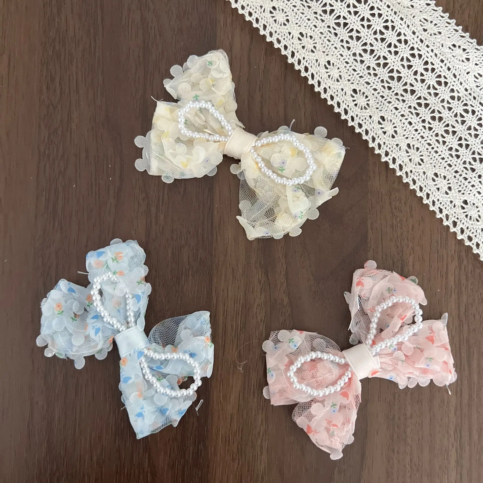 Brooch Pin DIY Accessory Sweet Lace Pearl Bow Fabric Craft Supply for Kids Scarf Clothing Decoration Lightweight Small Colorful