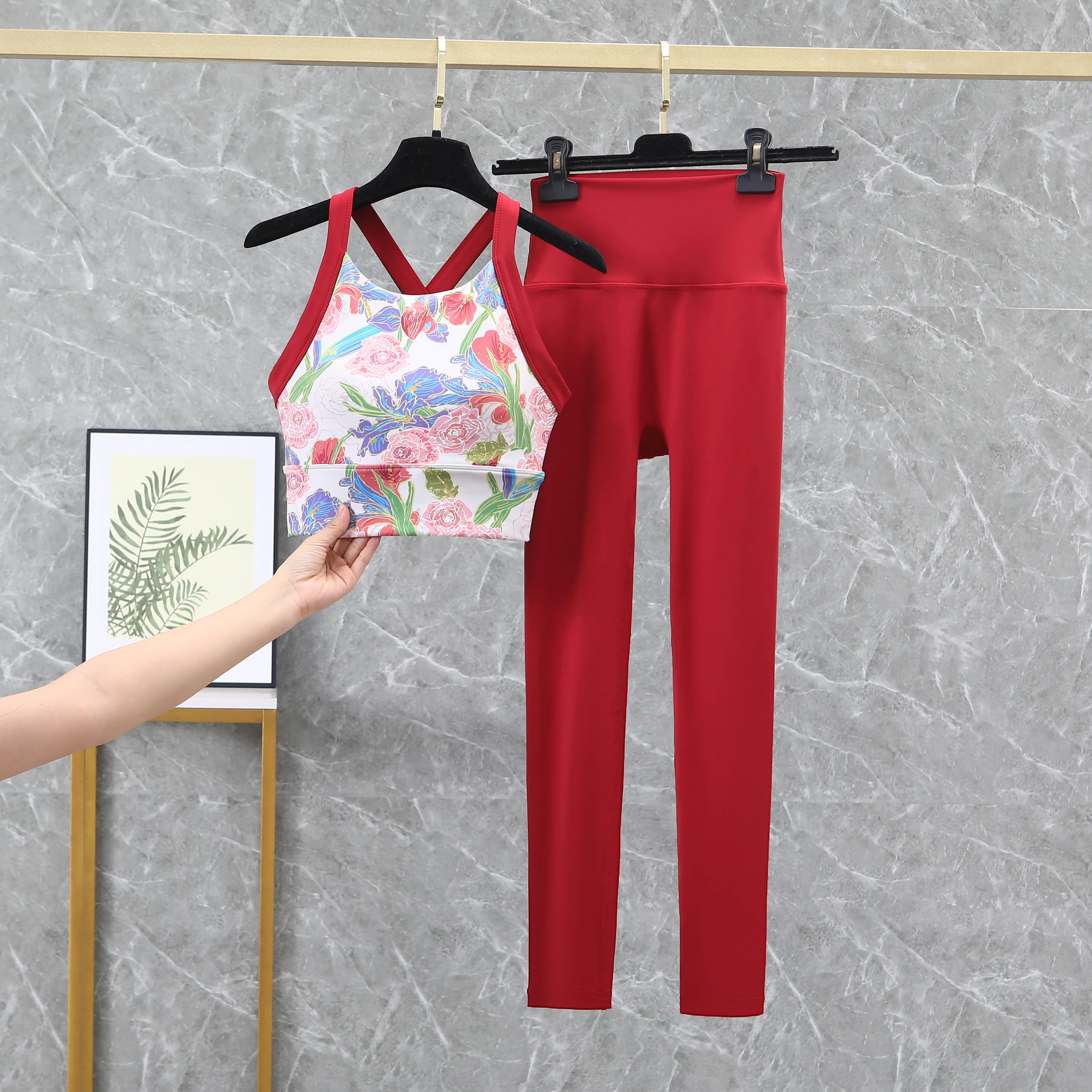 

2025 New Yoga Suit High-end 2-piece Set Fixed Chest Pad Sports Set Beauty Back Lingerie Gym Suit