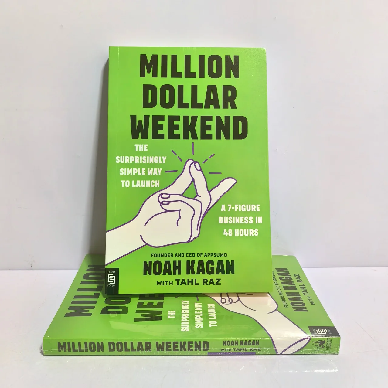 Million Dollar Weekend Paperback Book in English:the Surprisingly Simple Way To Launch A 7-figure Business in 48 Hours