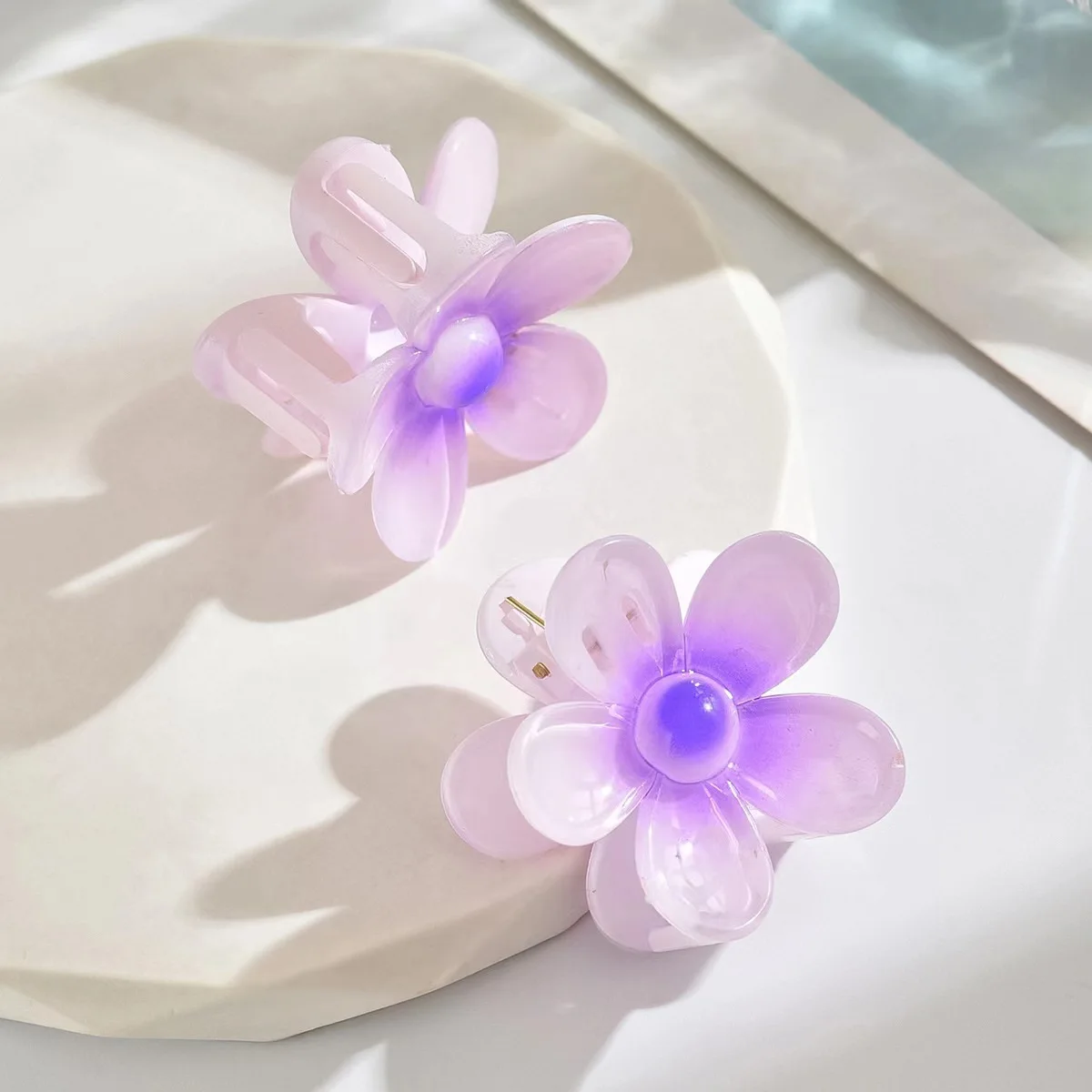 

2Pcs Egg Flower Hair Clip Women's Back of the Head Gradient Colour Grab Clip Fashion Korean Sweet Outdoor Hair Accessories