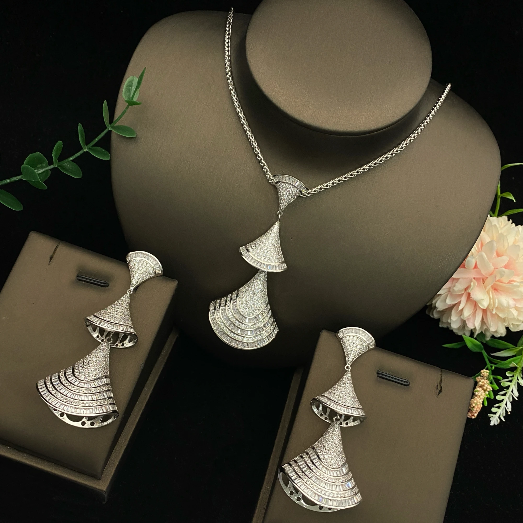 

Zircon Electroplated Bell Piece Set Earrings MicroInlay Elegant Style Essential for Weddings Parties Festive Celebrations