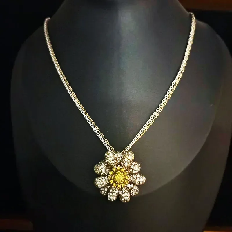 Medieval vintage gold and silver double chain daisy necklace light luxury temperament high sense pendant with diamonds