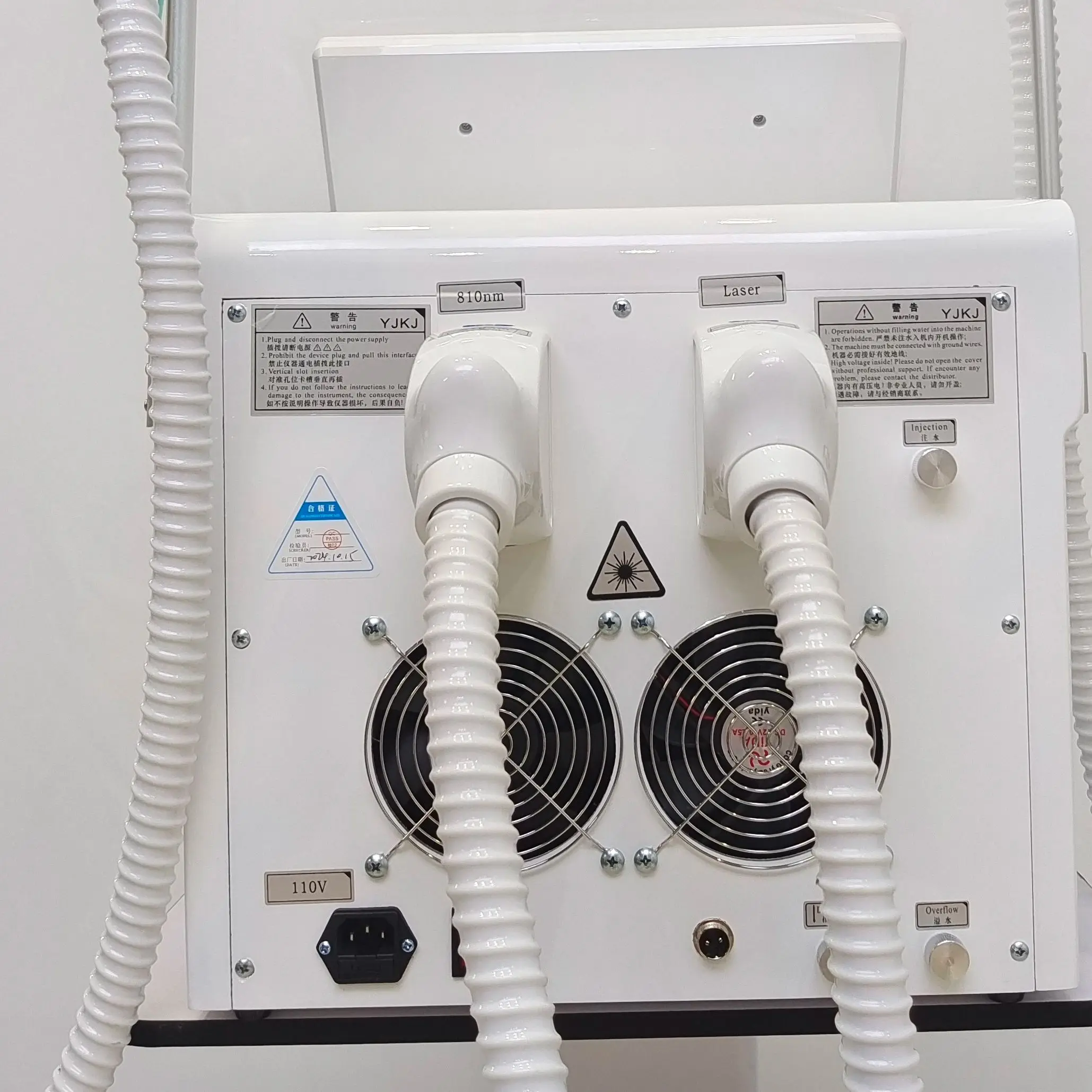 

Портативный диодный лазер 2-в-1 808 нм для перманентного удаления волос и пикосекундный лазер для удаления татуировок, улучшающий тусклый цвет кожи.