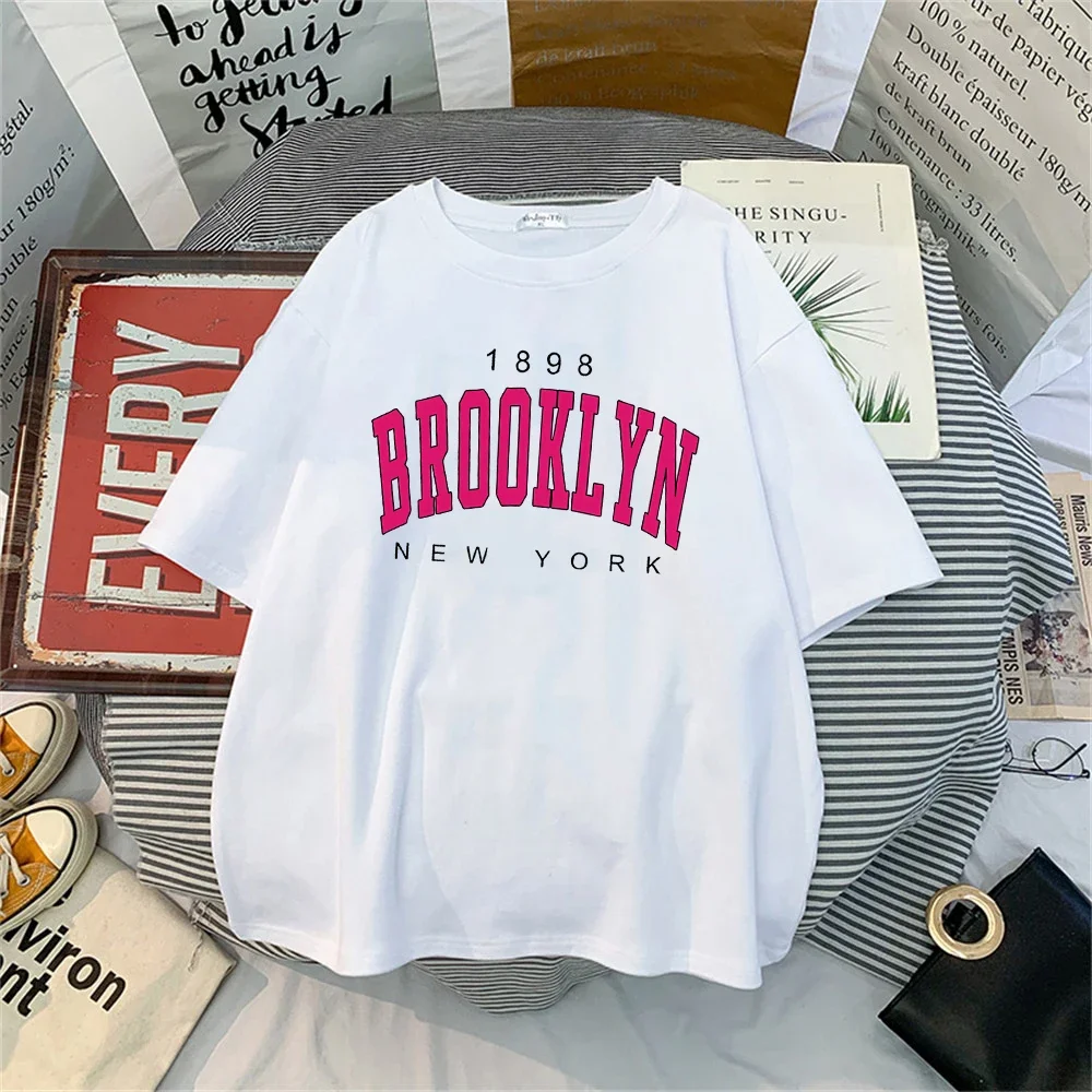 تيشيرت نسائي مطبوع بسيط ، تيشيرتات بأكمام قصيرة ، أسود وأبيض ، رسالة نيويورك الجديدة ، ملابس نسائية ، موضة السيدات ، ملابس صيفية