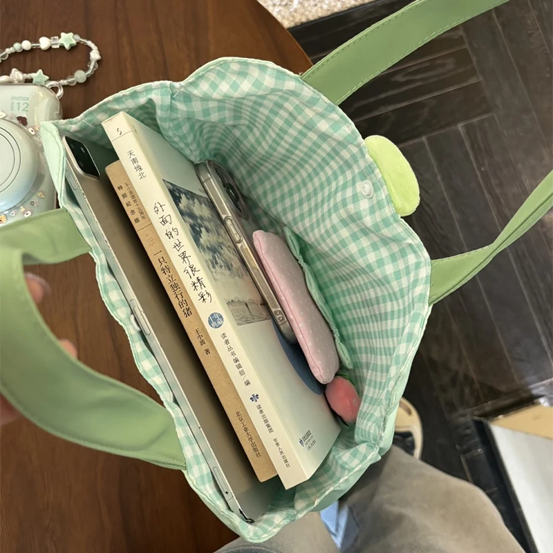 Rote Apfel-Handtasche Kreative Niedliche Cord-Umhängetasche Stilvolle Ausflugstasche aus Canvas mit Apfel-Anhänger Lässige Vielseitige Schultertasche – Detail 14