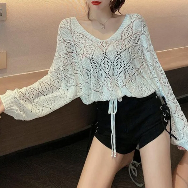 

Boring Honey New Knitting T-Shirt Fashion Hollow Out V-Neck Tops Women Hem Shrink Sunscreen Shirt High Street Batwing Sleeve T