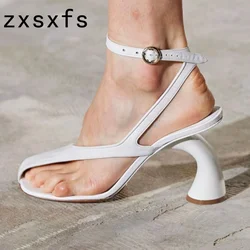 Sandalias de cuero blanco para Mujer, zapatos de fiesta con correa en el tobillo, tacón alto extraño, marca de diseñador, Verano