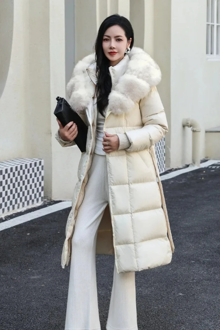 Winter European Women's Down Jacket Commuting Slim Fit Hooded Fox Fur Goose Down Jacket