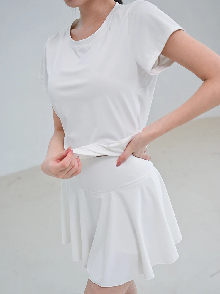 Stunning badminton suit for women 2025 new style tennis sports set gym top short sleeve running quick-drying short skirt