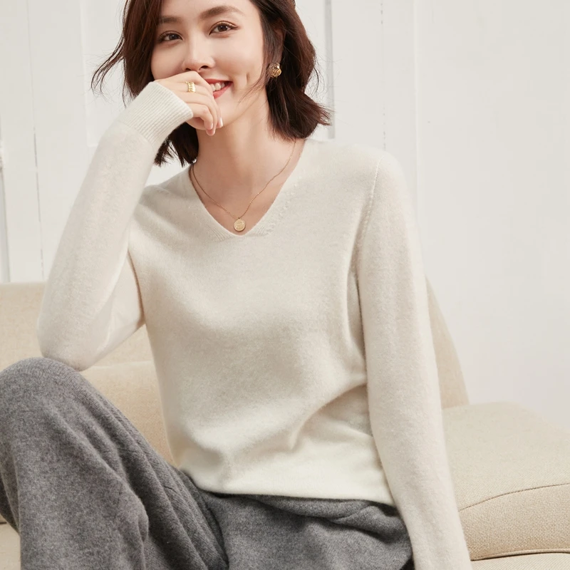 High-End Ready-To-Wear 100% Cashmere Knitted Base Shirt For Women Long-Sleeved Top Versatile V-Neck Loose Sweater For Layering