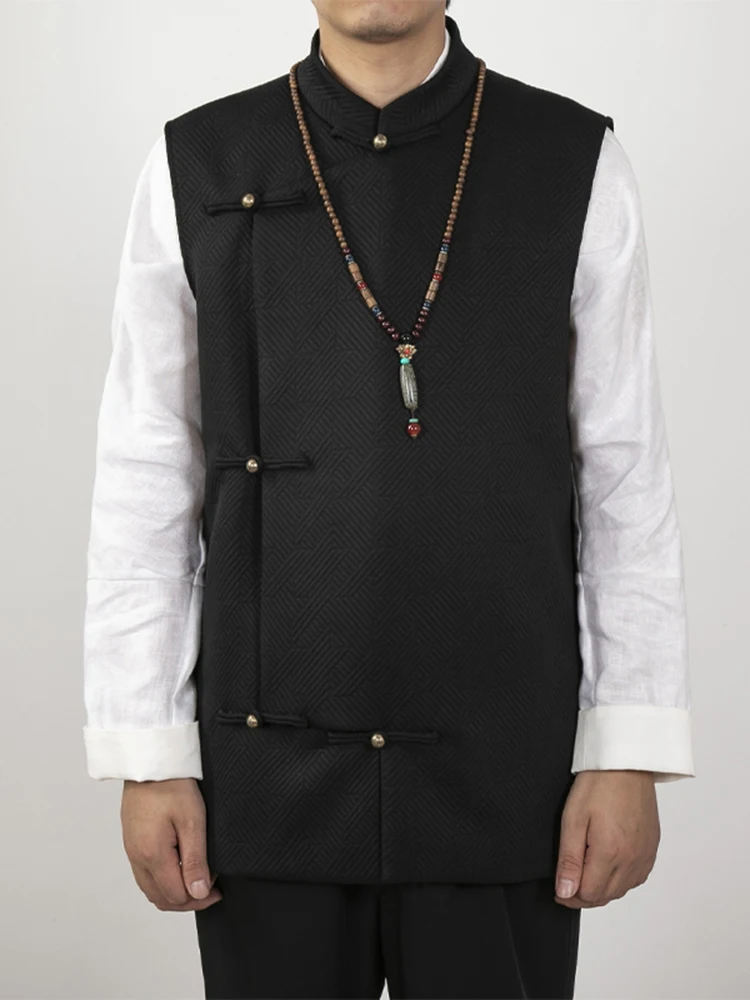 

Новый китайский жилет в стиле танчжуан для мужчин: свободный крой, воротник-стойка, декоративные пуговицы, широкий силуэт, повседневная модная весенняя одежда