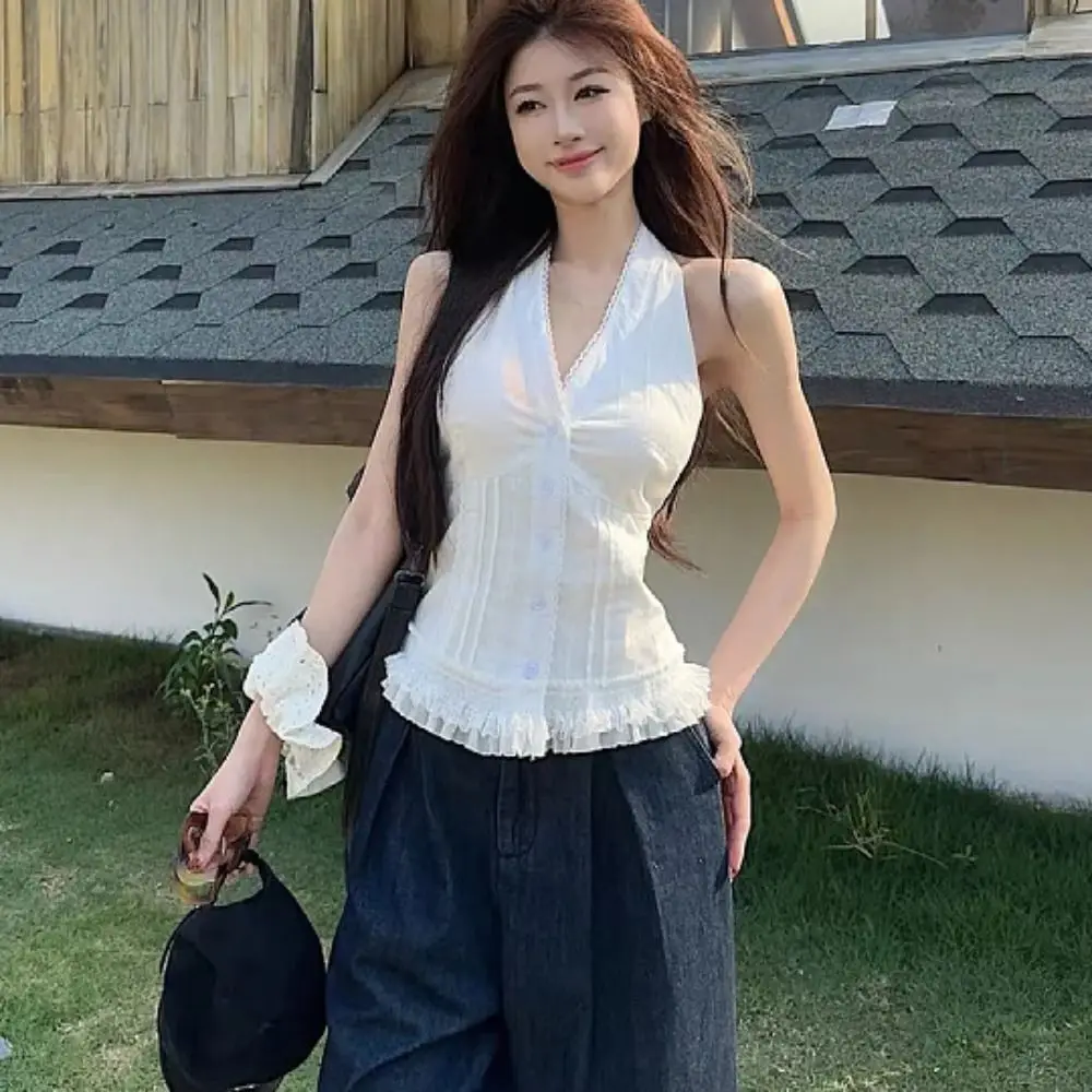 

Chic V Neck Lace Halter Crop Top Slim Fit Sweet Lace Vest Top Girl Bottoming Shirt Korean Style Hanging Neck Camisole Women