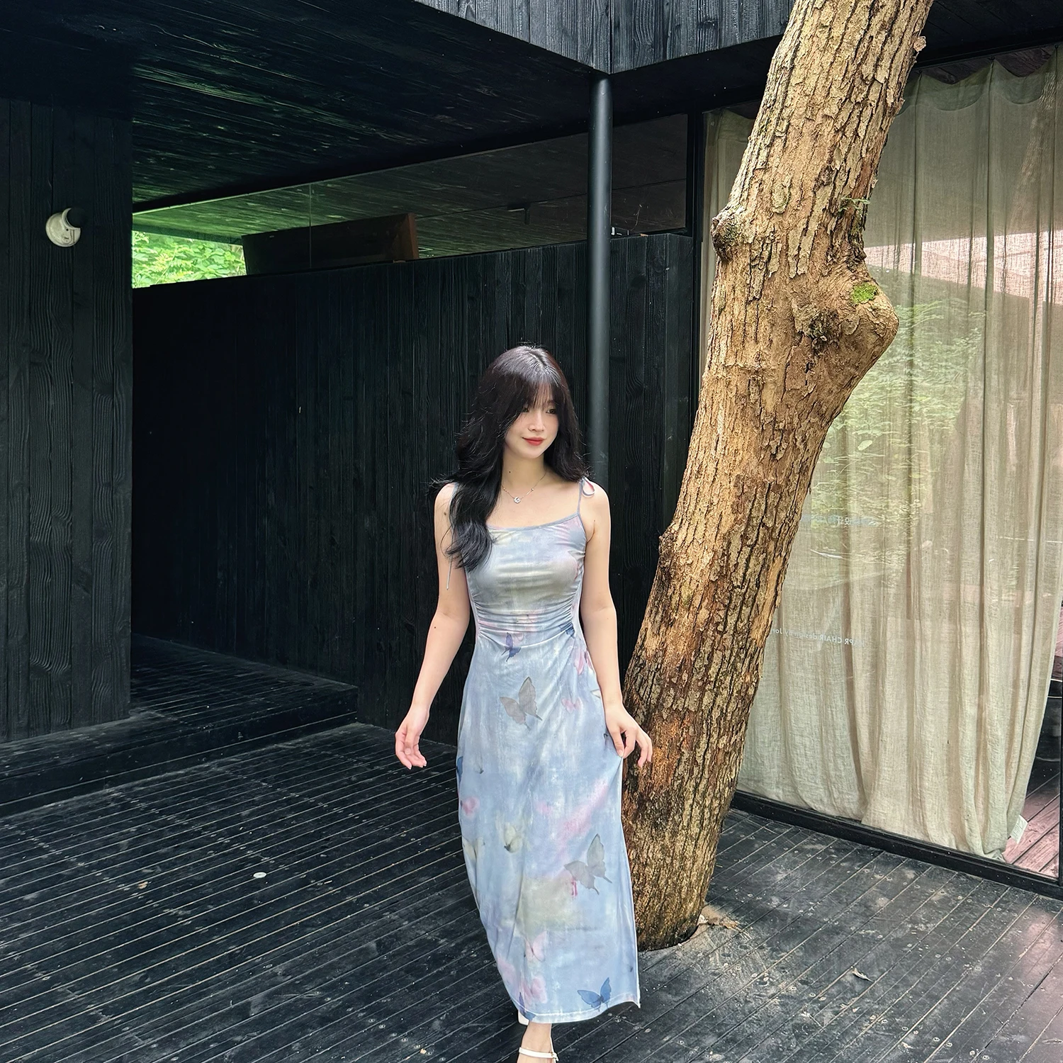 เดรสฤดูร้อนสำหรับผู้หญิงชุดเดรสแขนกุดรัดรูปชุดเดรสฤดูร้อนผ่าต่ำเซ็กซี่ชุดเดรสรัดรูปพิมพ์ลายผีเสื้อ