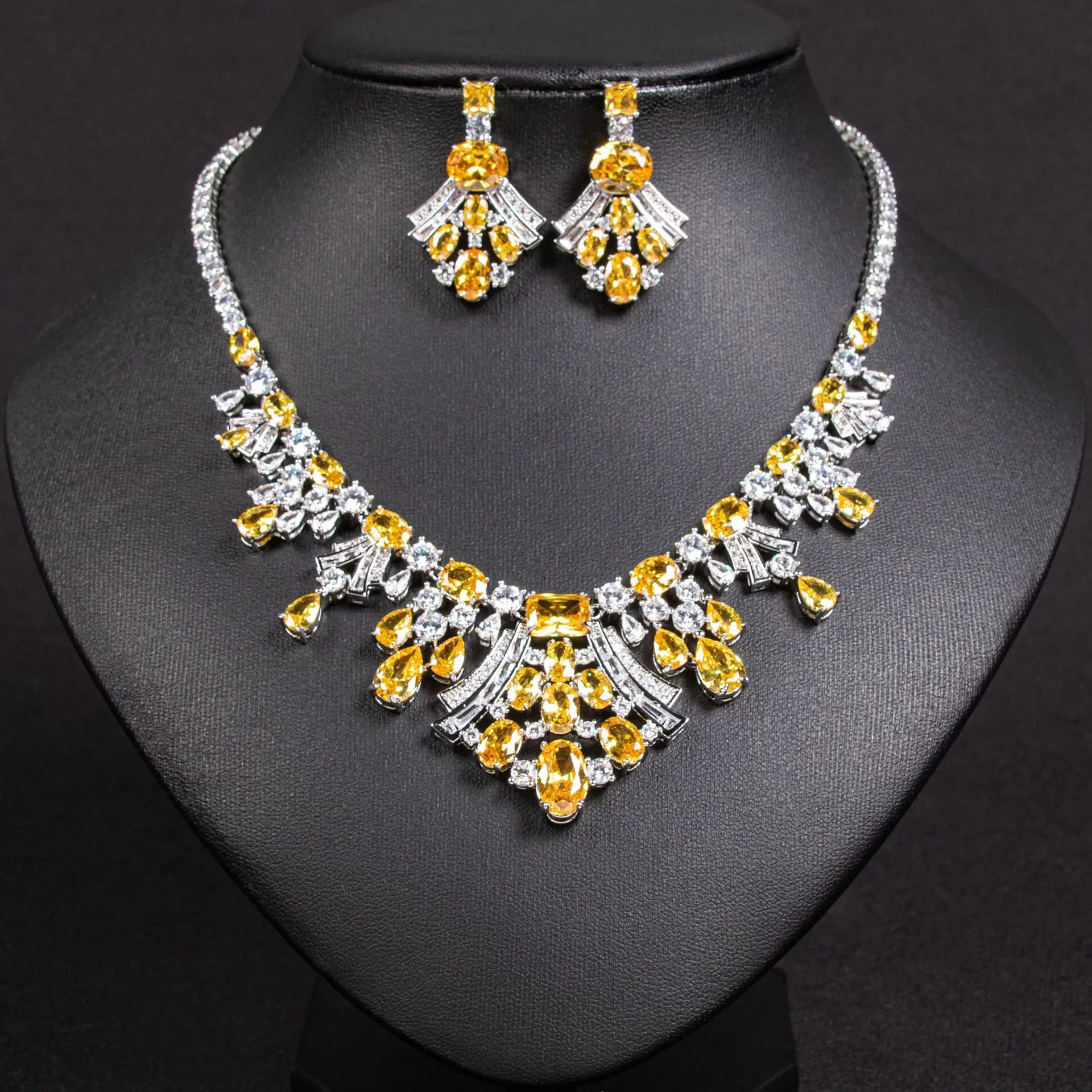 geometric-floral-necklace-earrings-set-for-bride-party-evening-gown-stage-host-fashionable-elegant-red-alloy-jewelry