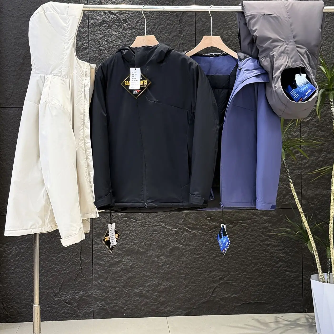 

Мужская зимняя легкая хлопковая куртка с капюшоном, ветрозащитная, водонепроницаемая, теплая, модная, для активного отдыха, молодежная, Cleanfit, с длинными рукавами