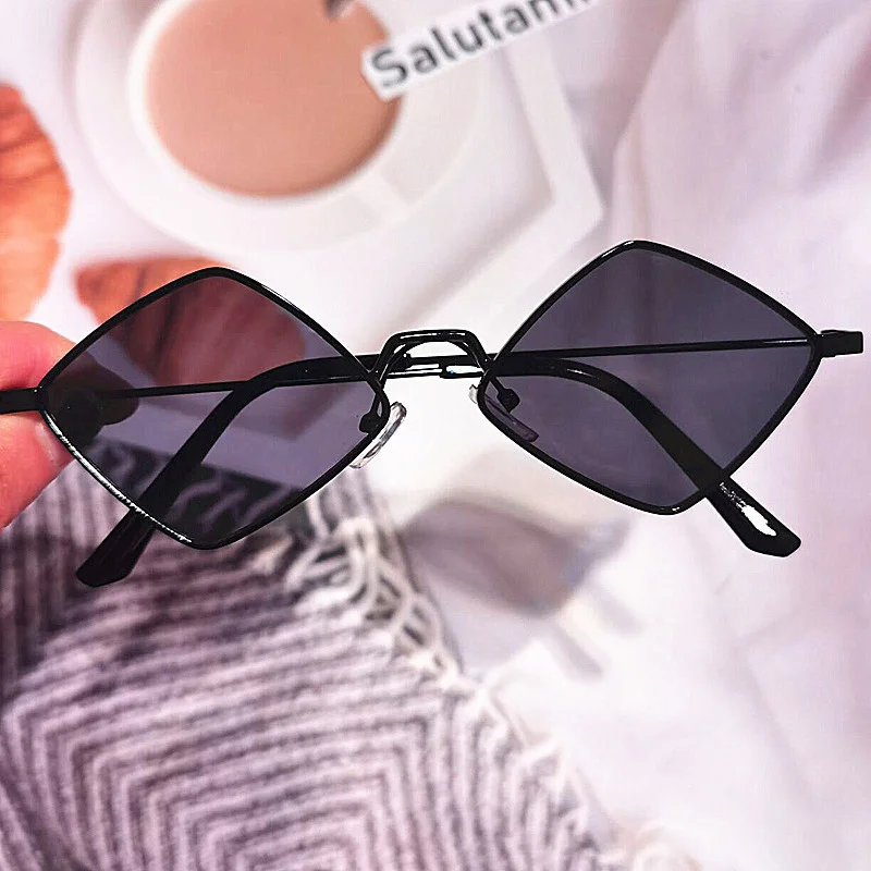 Einzigartige Diamantform Kleine Sonnenbrille für Frauen Neue Mode Ultraleicht Schwarz Grau Gradient Sonnenbrille Männer Retro Brillen Uv4090 – Detail 4