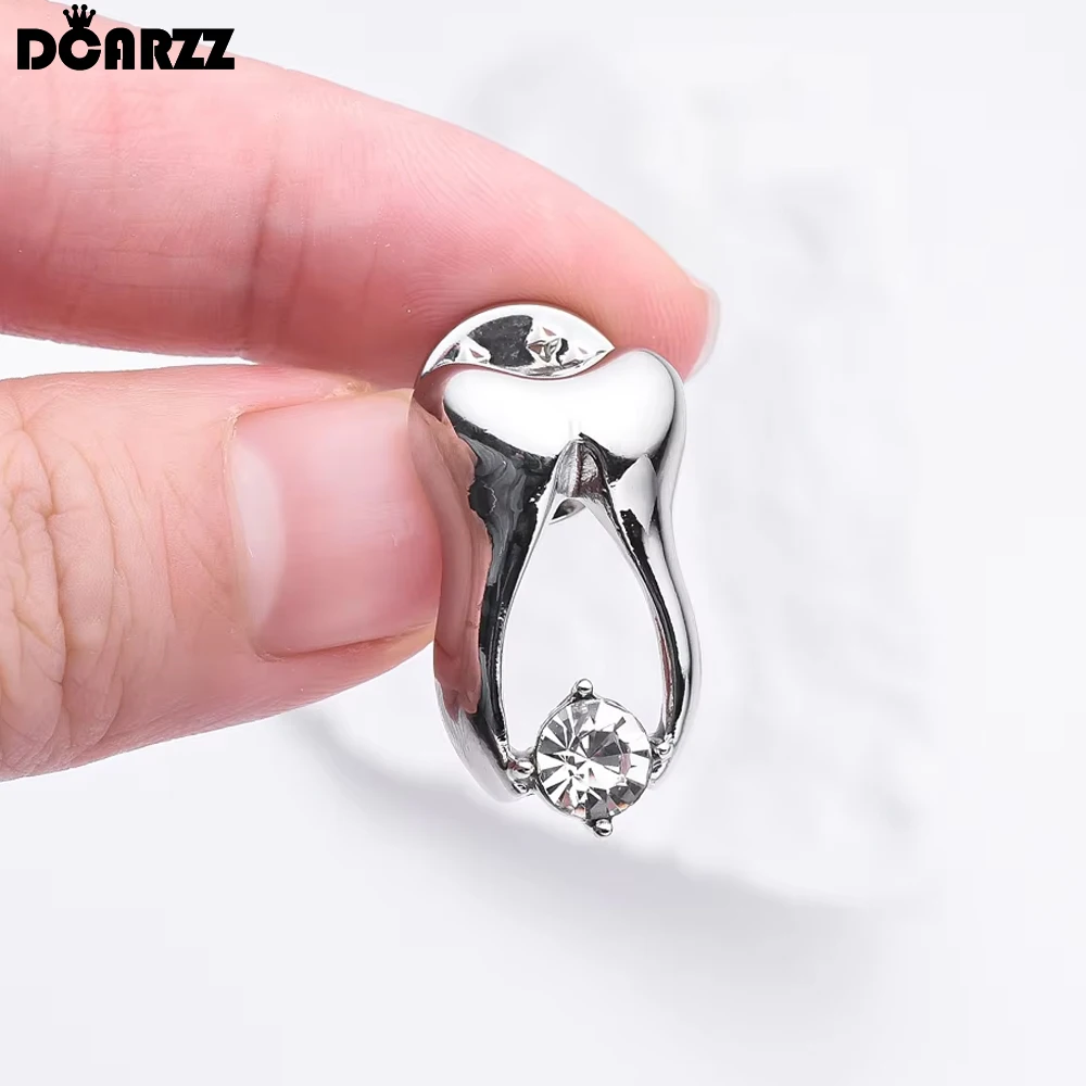 DCARZZ Tooth Pin Brooch Medical Trendy Jewelry Plated Crystal Lapel Pins Metal Nurse Doctors Student Gift Woman