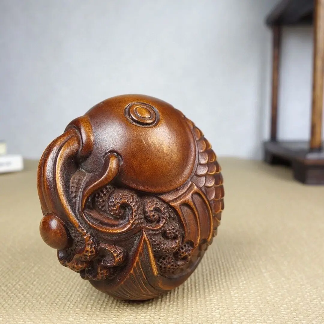 Asian Hand Carved Boxwood Netsuke Figurine cute Fish fengshui Carp statue curio