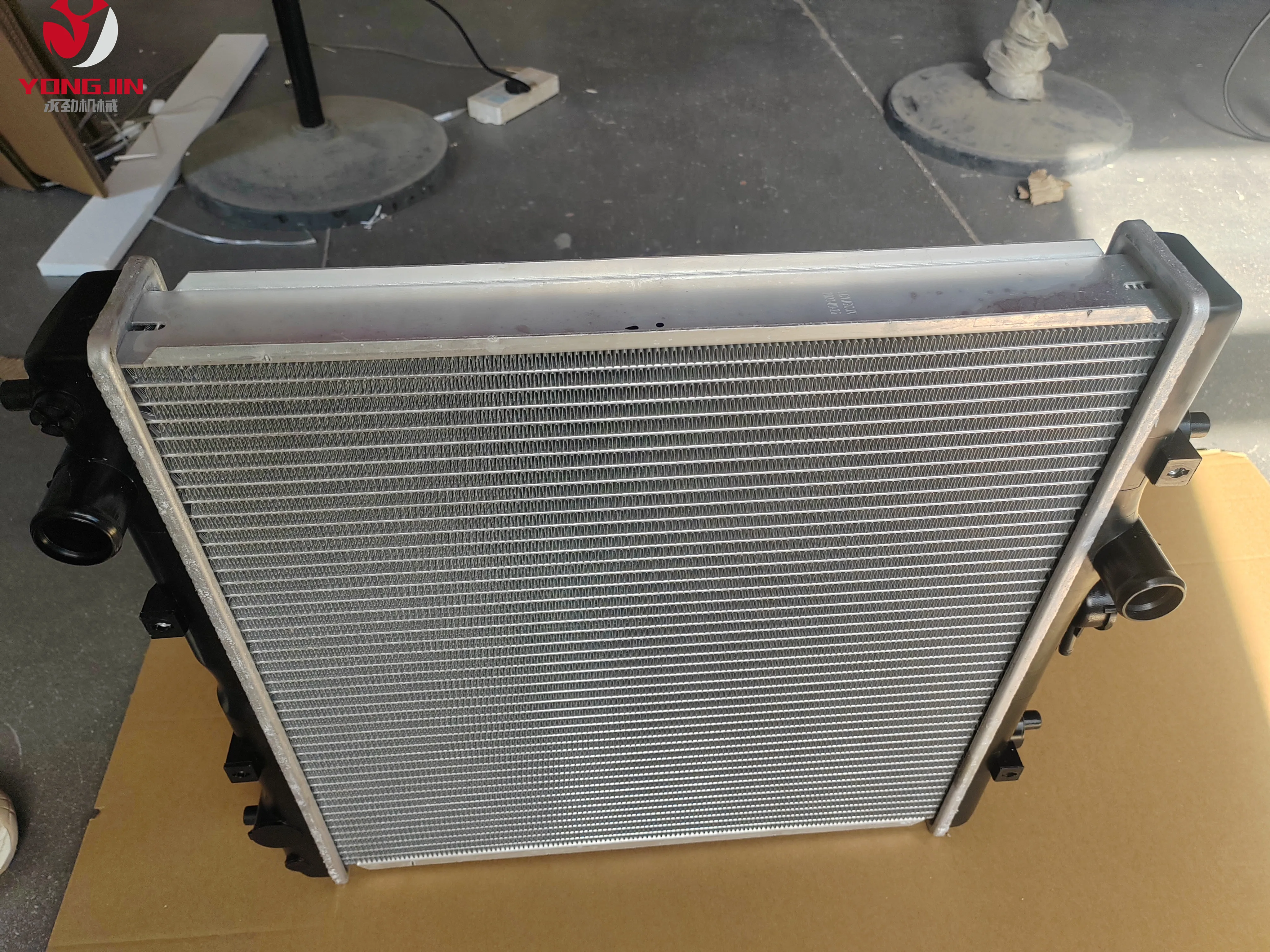 Radiateur d'eau de haute qualité 3C001-17100 pour tracteurs Kubo M8540 M9540 M9960