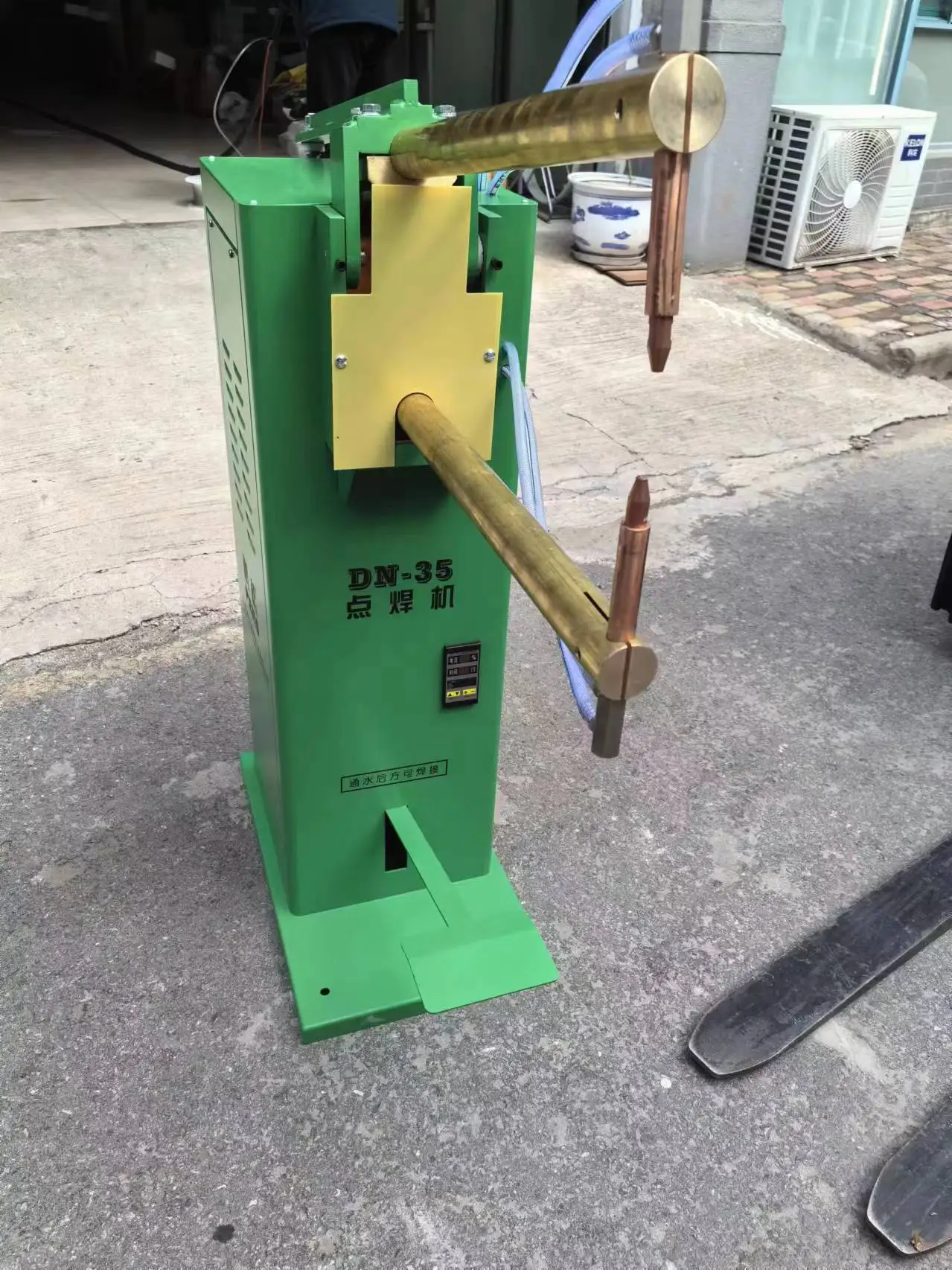 

Treadle Type Spot Welder DN-16/25/35