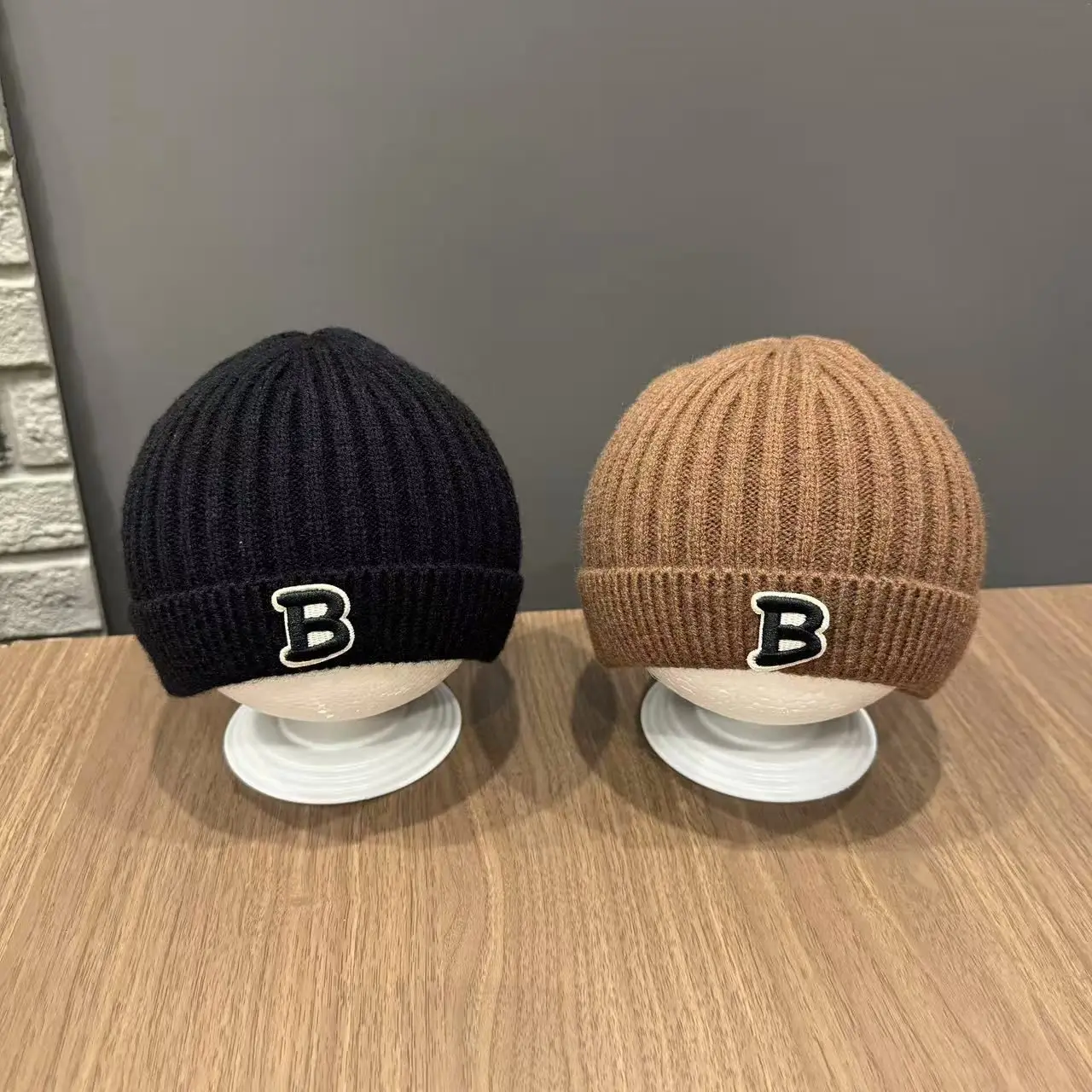 

B-Letter Beanie For Children Warm Pullover Cap Winter Kids Knit Hat Solid Color Woolen Crochet Bonnet 6-24Month Baby Skullcaps