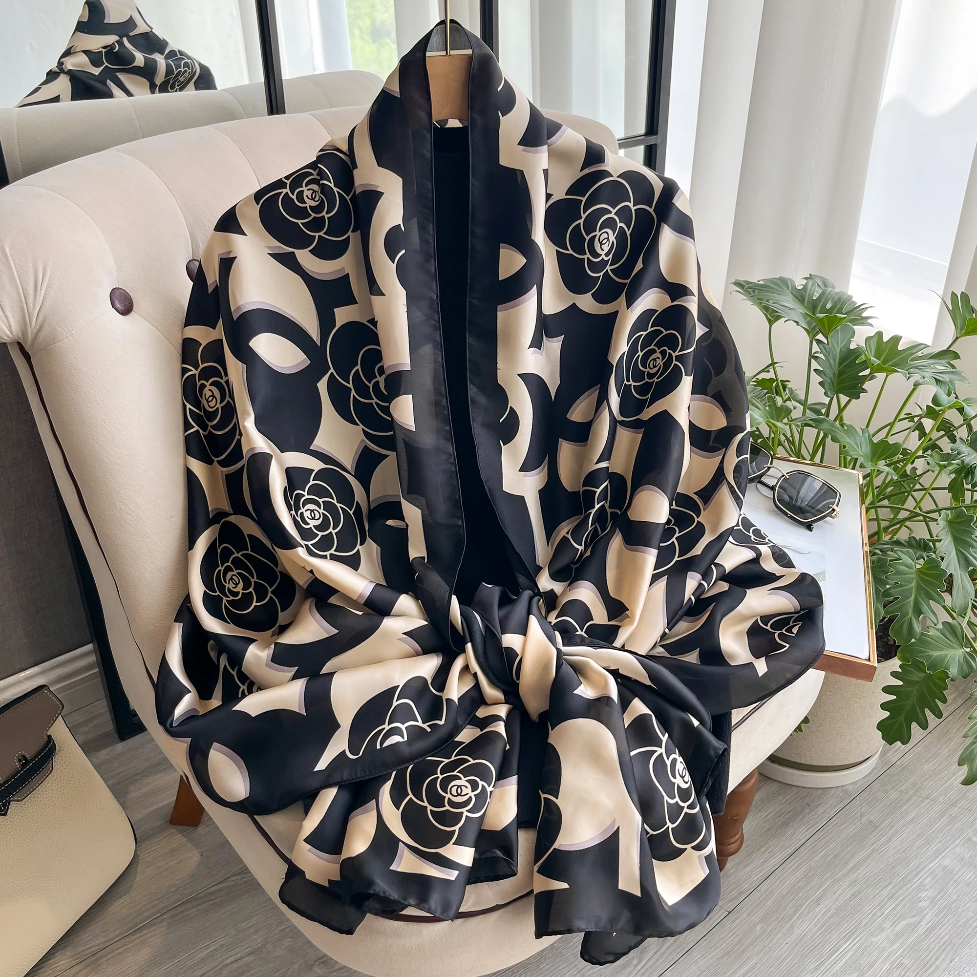 2024 Popular 180X90CM Print Bandannas Europe America Silk Scarves Four Seasons Satin Beach Towel Fashion Flower Long Shawls