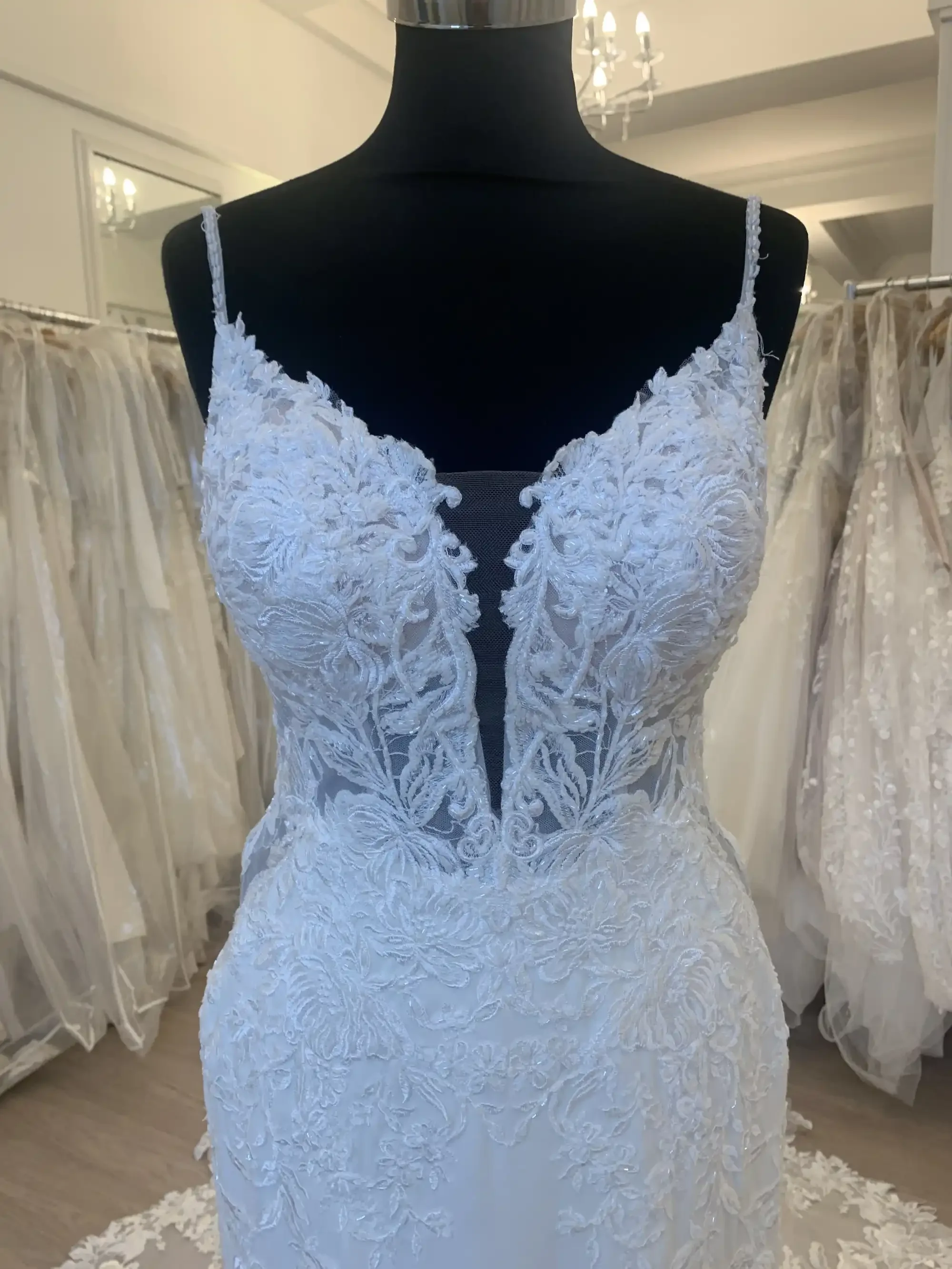 Lakshmigown Trägerloses Spitzen-Meerjungfrauen-Hochzeitskleid 2027 aus Krepp-Satin, Maßanfertigung – Detail 7
