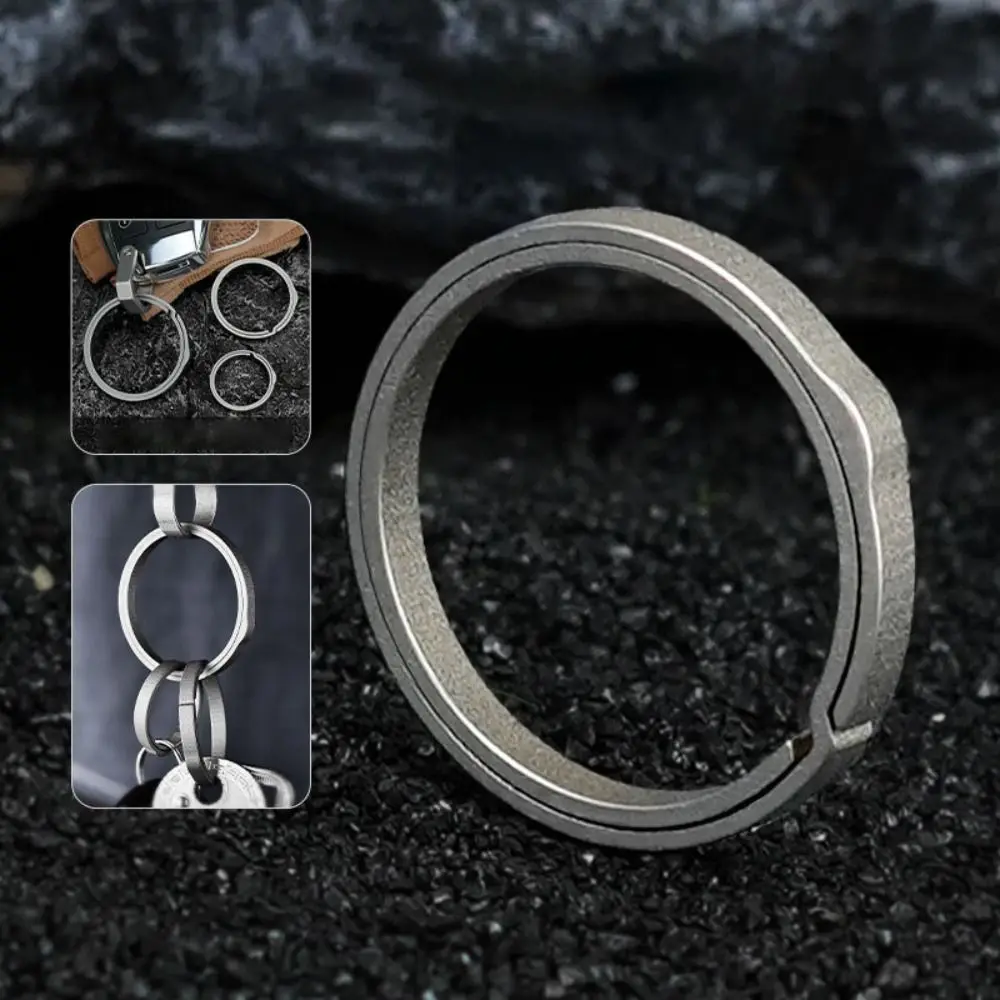 

Portable Titanium Alloy Keychain Buckle Stylish Simple Carabiner Keychain Hard Strong Split Keychain Ring Key Accessory