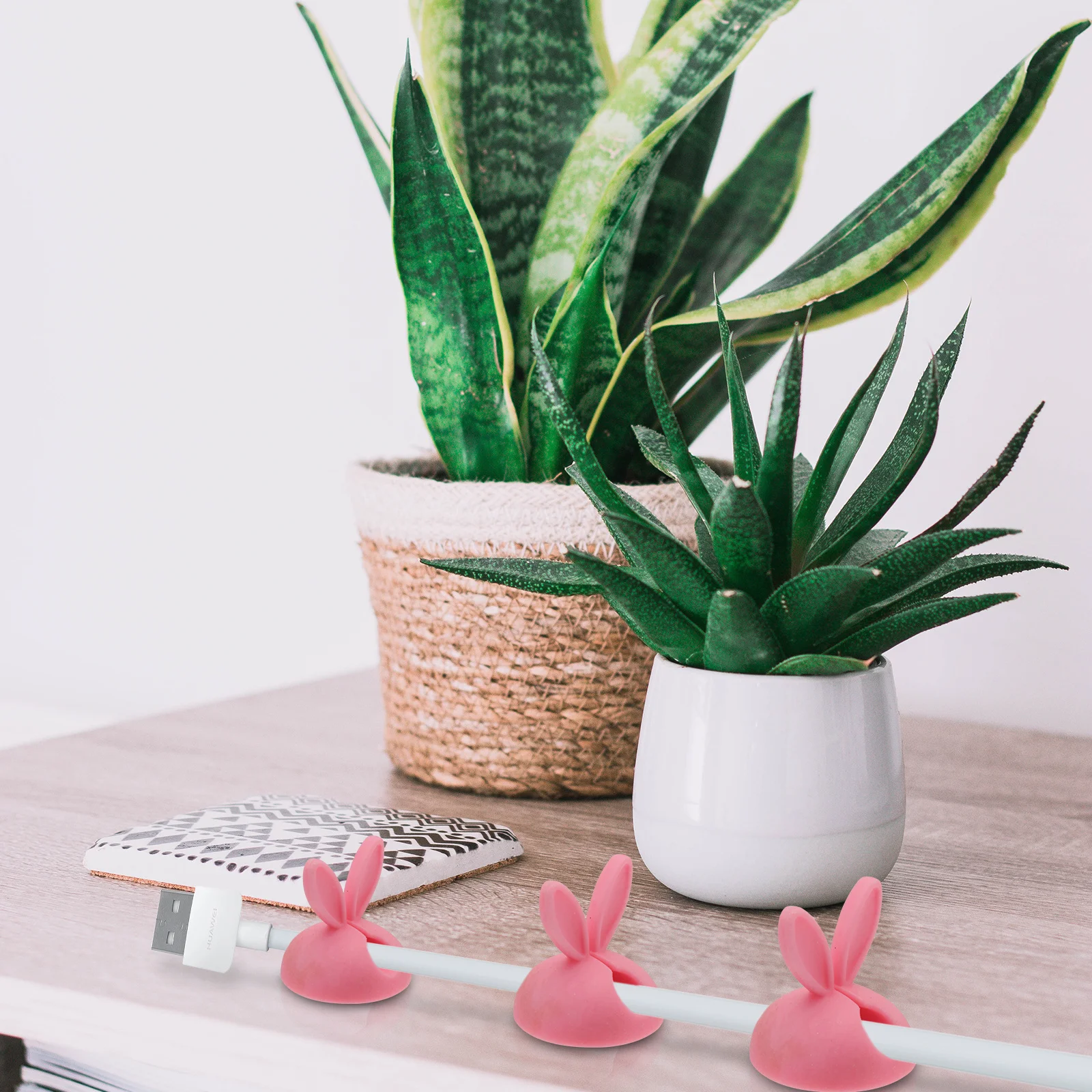 

4Pcs Desktop Rabbit Ear Silicone Cable Clips Pink Wire Holder Cord Organizer for Cable Management Use Wire Clip Organizer